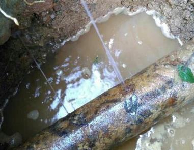 常州市楼顶渗水维修公司分享下地暖漏水的原因及检测方法。